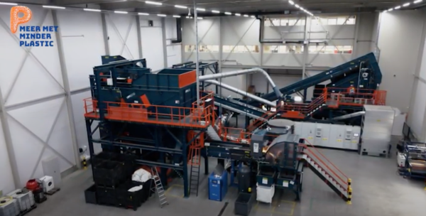 NTCP fabriek met machines voor plastic recycling
